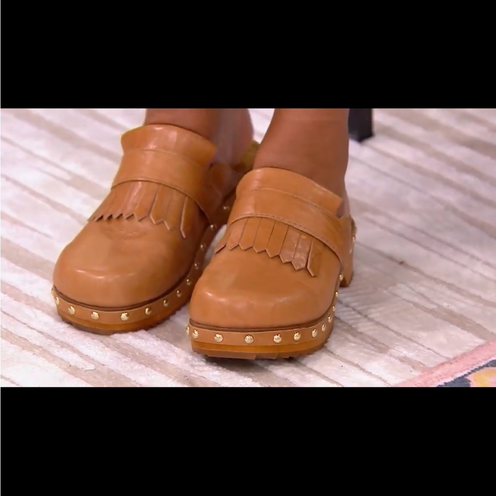 Kelsi Dagger brown clogs